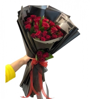Black Red Rose 21 Gül Buketi