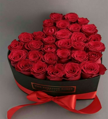 30 Kırmızı Gül Kalp Kutuda