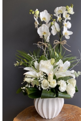 Mutlu Kalpler 2 Dal Beyaz Orkide Aranjmanı