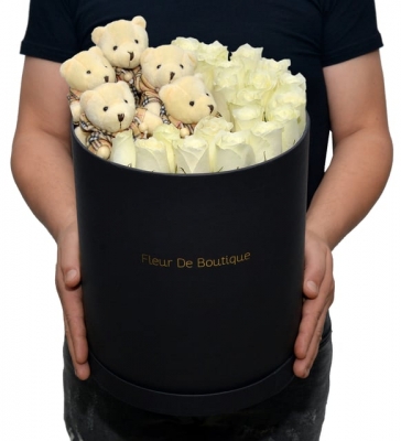 Büyük Siyah Silindir Kutu Beyaz Güller Ve Sevimli Ayıcıklar