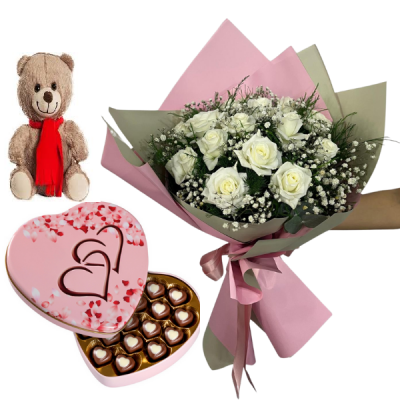 Beyaz Güllerin Çikolatası ve Sevimli Peluş