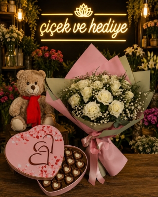 Beyaz Güllerin Çikolatası ve Sevimli Peluş
