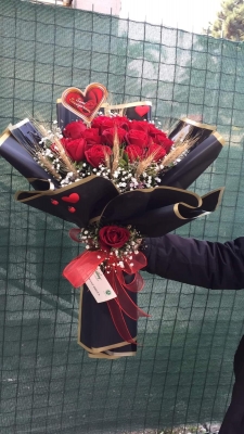 Kucak Dolusu Aşk 21 Kırmızı Gül Buketi