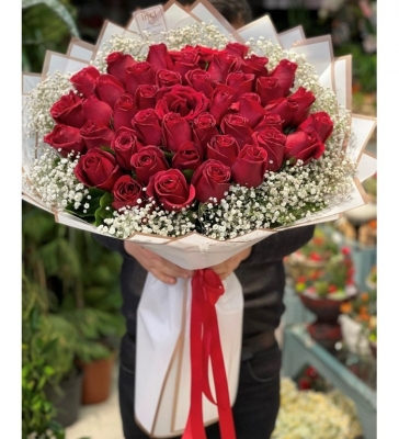  Jüt Kumaşta 41`li Kırmızı Gül Buketi