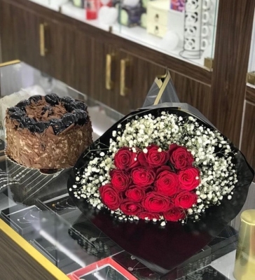 Kırmızıgül Buketi ve Çikolatalı Pasta