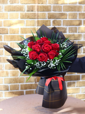 Aşk Sembolü 11 Kırmızı Gül Buketi