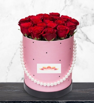 İncili Pembe Kutuda 20`li Kırmızı Gül