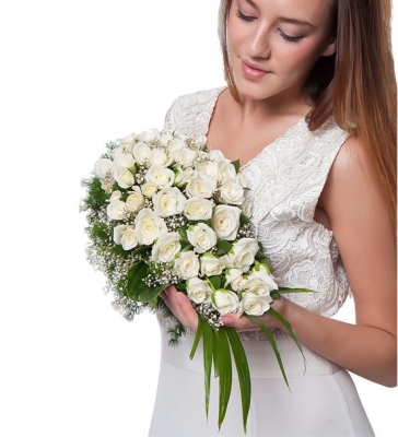 Beyaz Rüya Gül Gelin Buketi Çiçeği