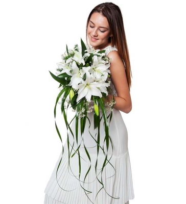 Mis Kokulu Beyaz Lilyumlar Gelin Buketi Çiçeği