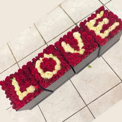 Love Orta Boy Kutuda Kırmızı Güller