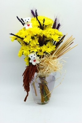 Vazoda sarı papatyalar özel tasarım