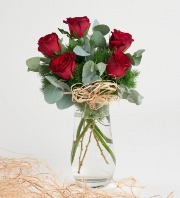 Paşabahçe Vazoda 5`li Kırmızı Gül