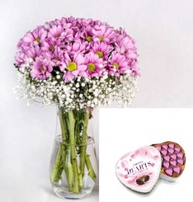 Paşabahçe Vazoda Pembe Papatya ve Kalpli Çikolata