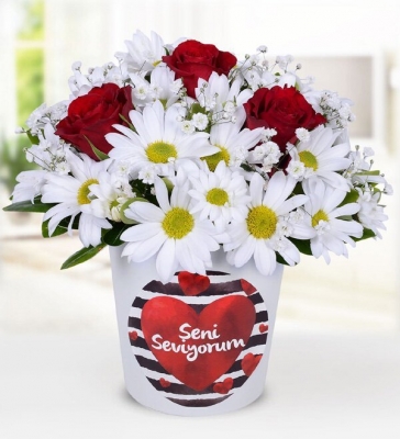 Seni Seviyorum Seramik Vazoda Papatya ve Güller