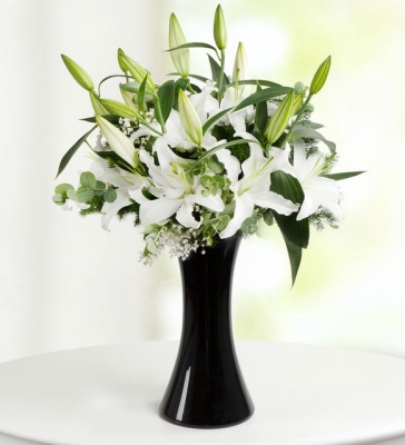 Zarif Kuğu Beyaz Lilyum Aranjmanı