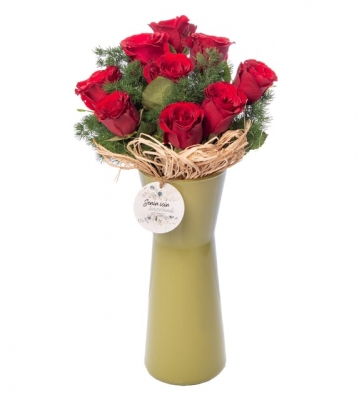 Zeytin Yeşili Cam Vazoda 9`lu Kırmızı Gül Buketi