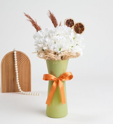 Zeytin Yeşili Vazoda Beyaz Papatyalar & Lavantalar SUR ÇİÇEKÇİ